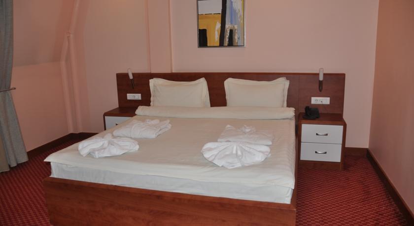 Hotel Royal Приштина Екстер'єр фото