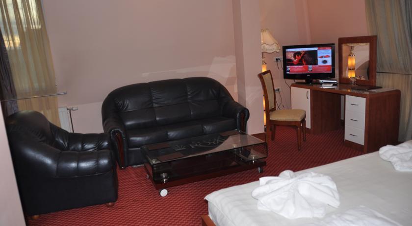 Hotel Royal Приштина Екстер'єр фото