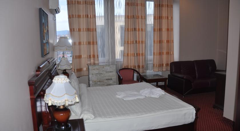 Hotel Royal Приштина Екстер'єр фото