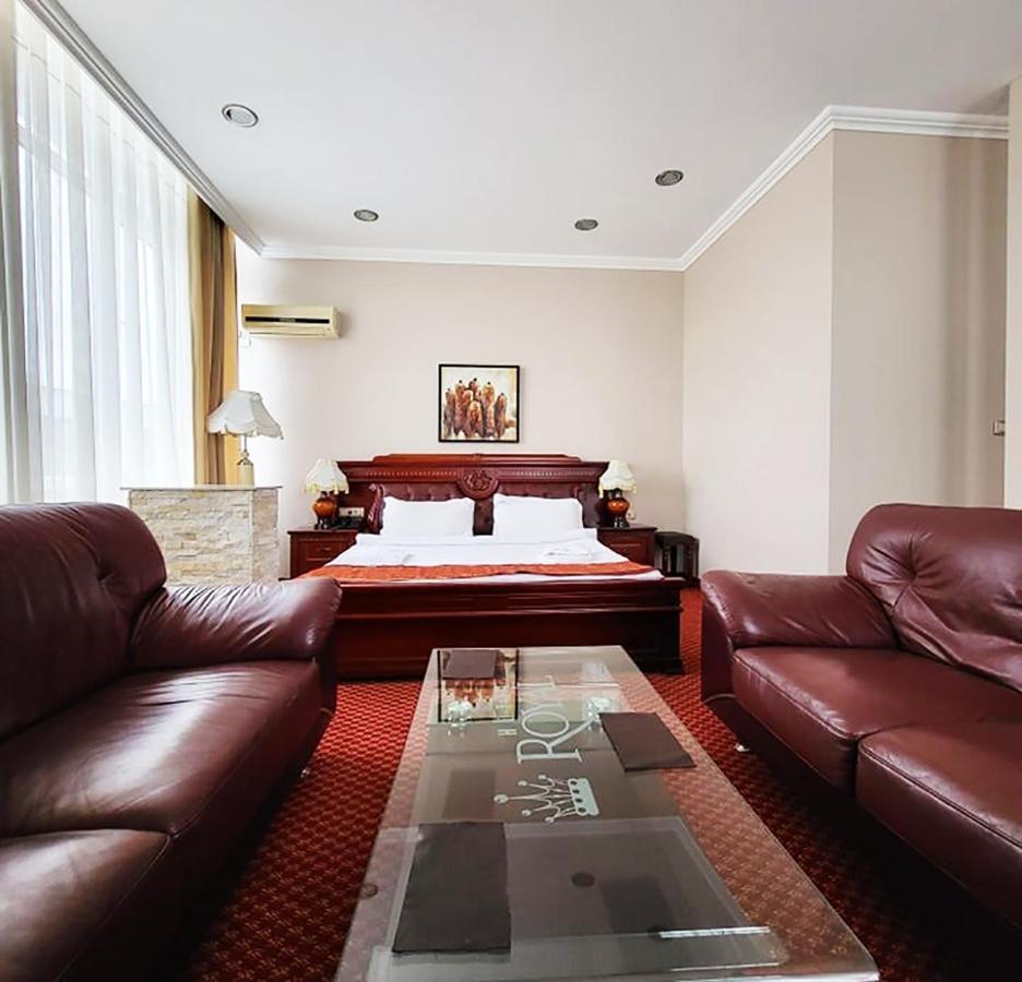 Hotel Royal Приштина Екстер'єр фото