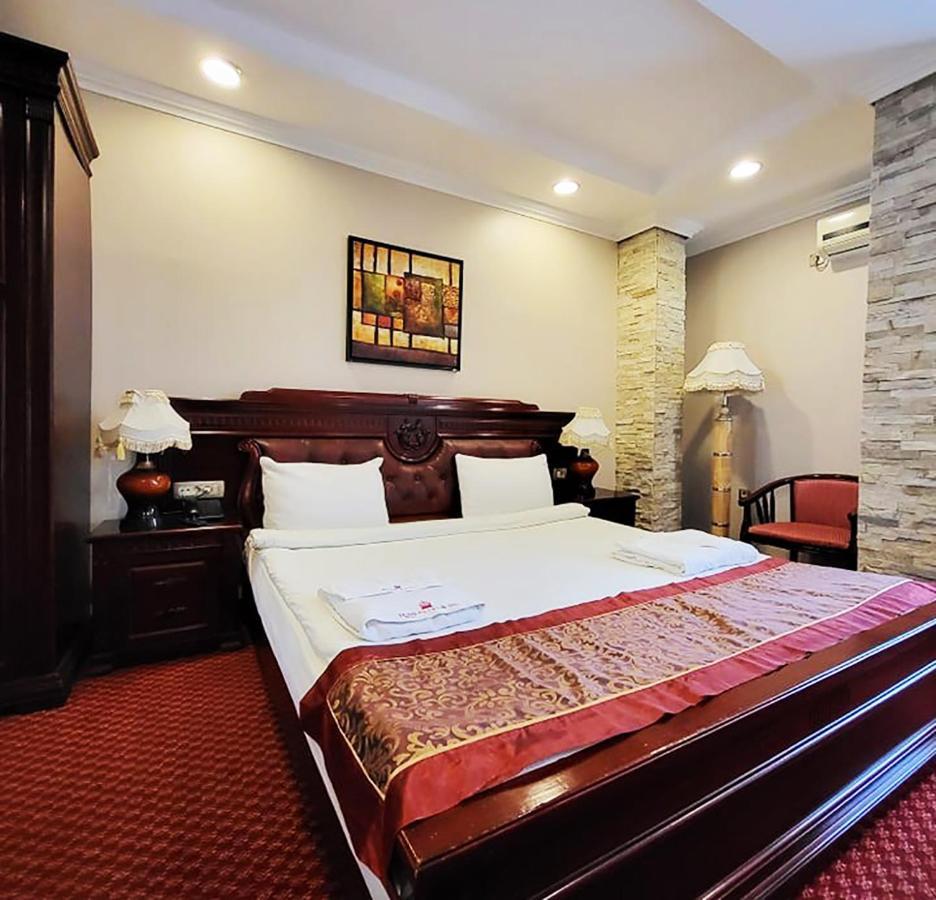 Hotel Royal Приштина Екстер'єр фото