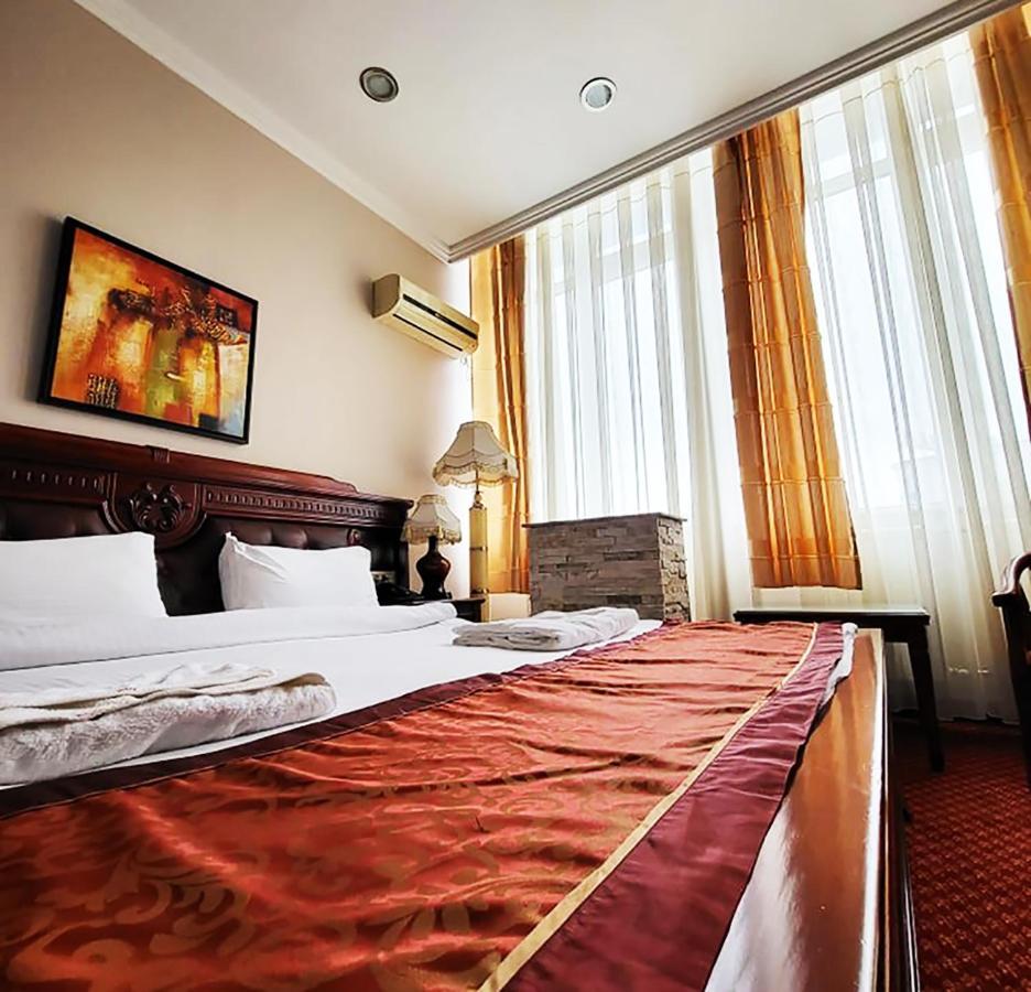 Hotel Royal Приштина Екстер'єр фото