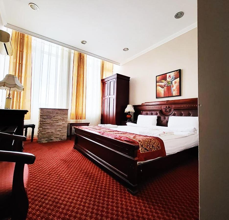 Hotel Royal Приштина Екстер'єр фото