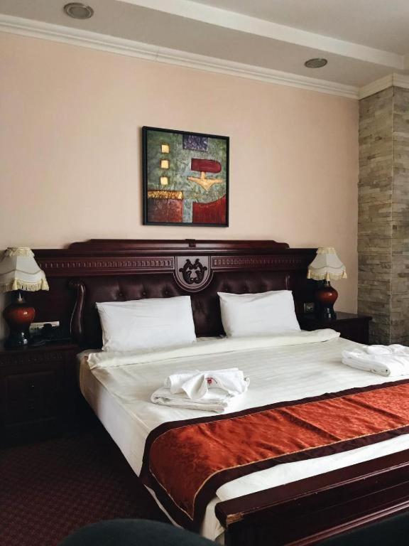 Hotel Royal Приштина Екстер'єр фото