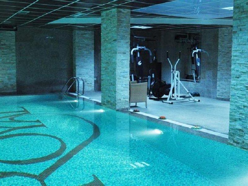 Hotel Royal Приштина Екстер'єр фото